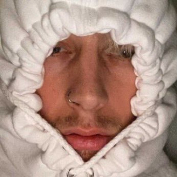 Meet your Posher, Maria - Picture 1 of 1